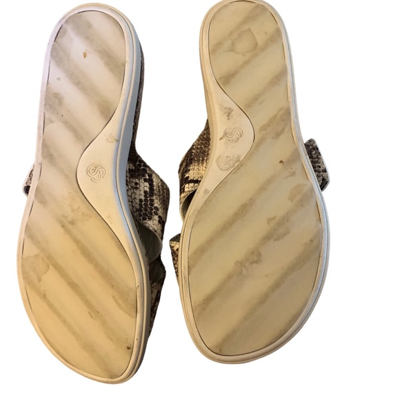 CLARKS Cloudsteppers Step Juneshell Slide Sandals Taupe Snakeskin Print Size 9 - Picture 6 of 6